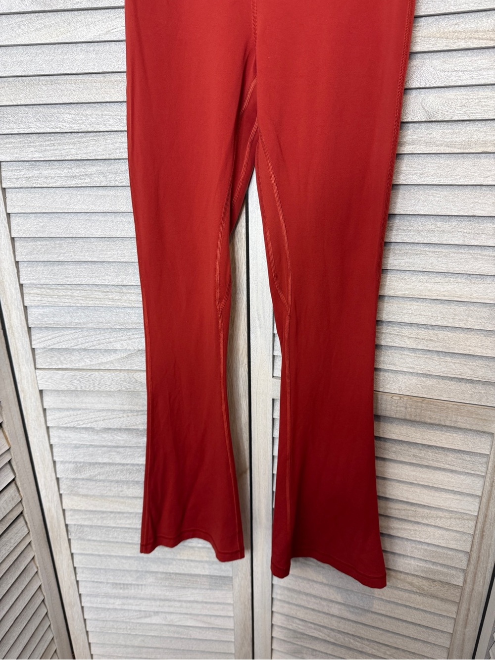Lululemon Groove Super High Rise Flared Pant Nulu Red Rust Women’s Size 8 - Picture 4 of 9